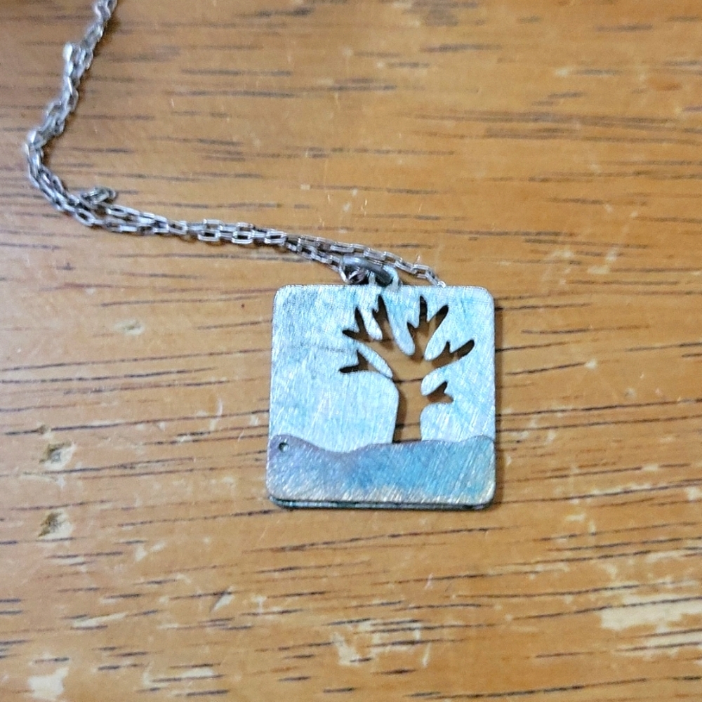 Tree necklace - Picture 4 of 4